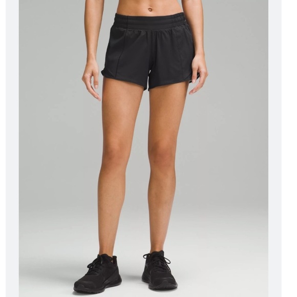 NWT Lululemon Hotty Hot Low-Rise Lined Short in Black - Picture 2 of 15